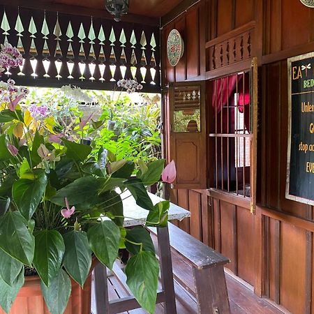Rumah Kayu Sulawesi Antique Bedugul  Exteriör bild