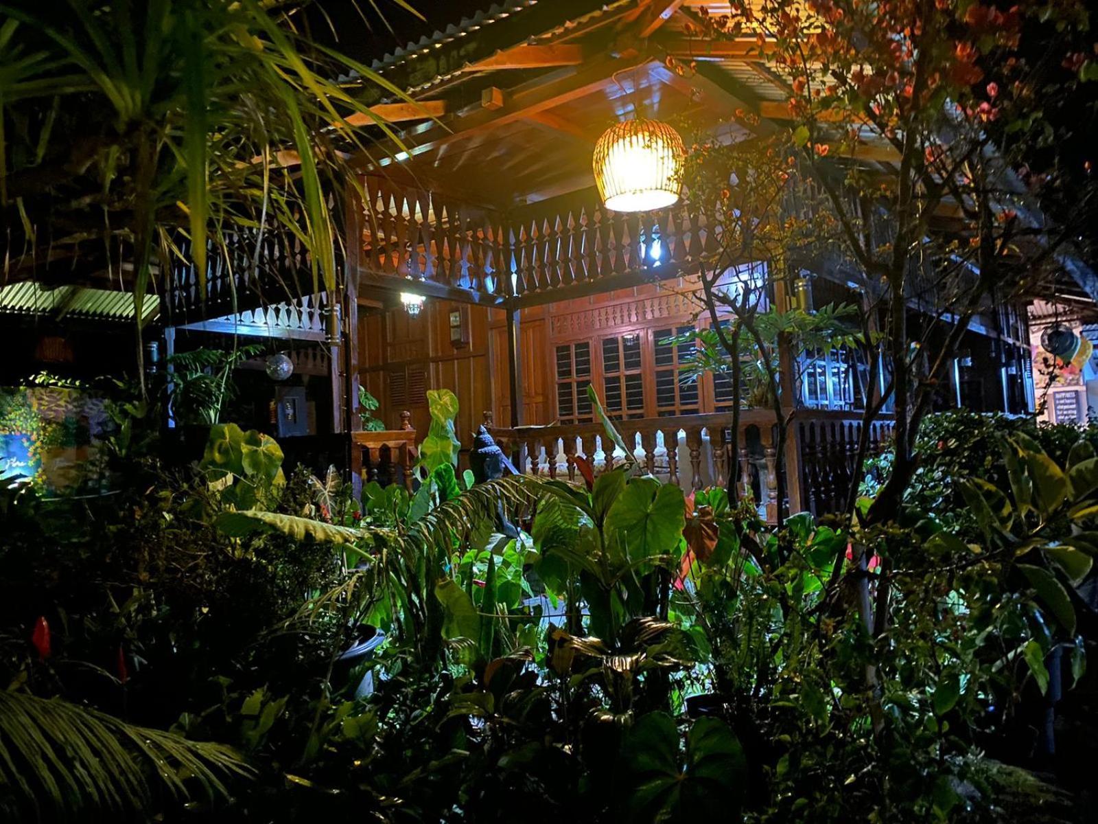 Rumah Kayu Sulawesi Antique Bedugul  Exteriör bild